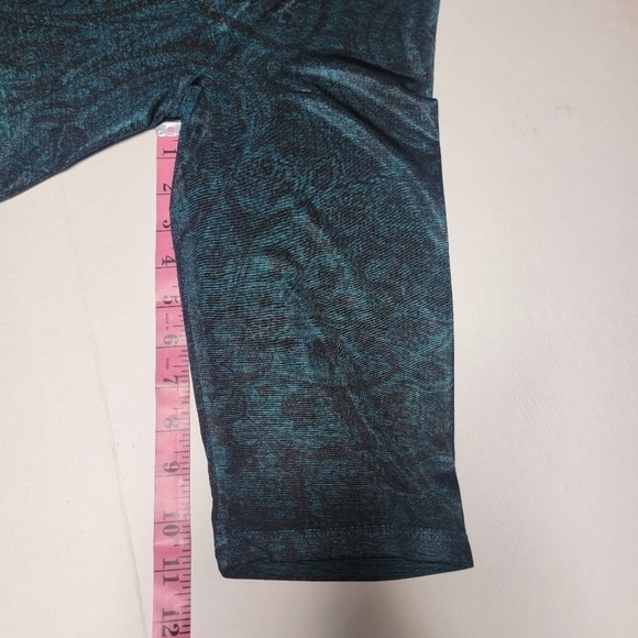 Exclusive one 2XL green and black blouse with embellishments. - Picture 2 of 13